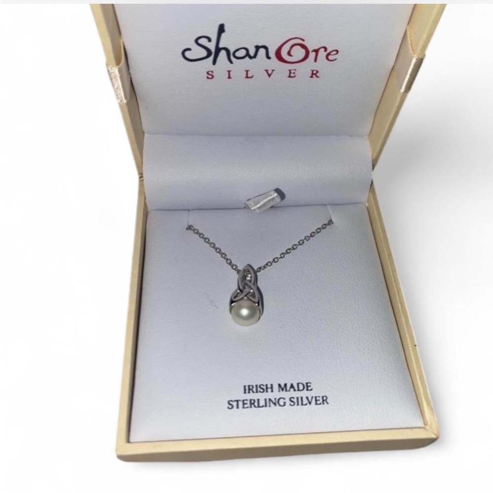 🌼HP🌼 Shan Ore- Celtic Pearl Necklace